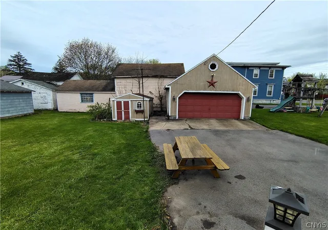 Homes for sale in German Flatts, NY | 283 Otsego St, German Flatts, NY 13357 | MLS# S1678097