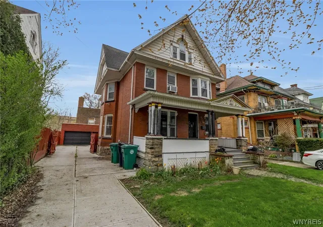 2nd image of 699 Chilton Ave, Niagara Falls, NY 14301 | MLS# B1676728