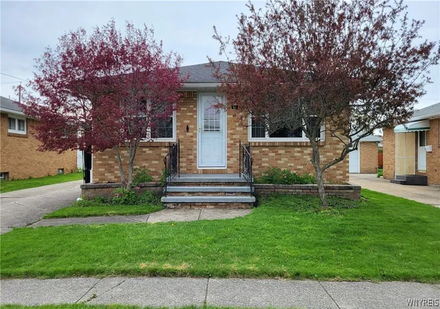 Homes for sale in Lackawanna, NY | 61 Barlow Ave, Lackawanna, NY 14218 | MLS# B1678269