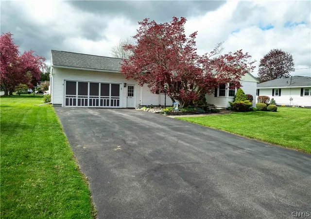 Homes for sale in German Flatts, NY | 353 2nd St, German Flatts, NY 13357 | MLS# S1678375
