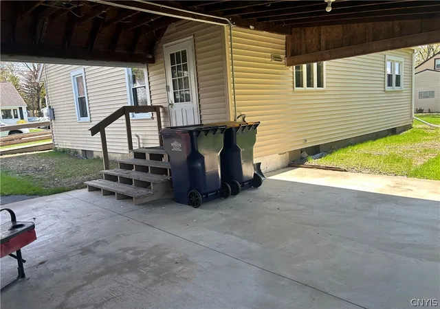 Homes for sale in Deerfield, NY | 640 Pauline Ave, Deerfield, NY 13502 | MLS# S1678547