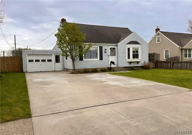 Homes for sale in Cheektowaga, NY | 209 Westbrook Dr, Cheektowaga, NY 14225 | MLS# B1678546