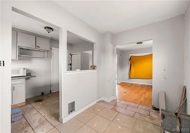 Photo 3 of Single family home for sale at 608 20th Street, Niagara Falls, NY 14301 | MLS# B1678105 | Listing updated on 2026-07-17