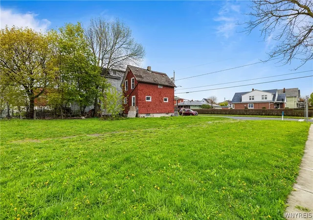 Photo 4 of Single family home for sale at 608 20th Street, Niagara Falls, NY 14301 | MLS# B1678105 | Listing updated on 2026-07-17