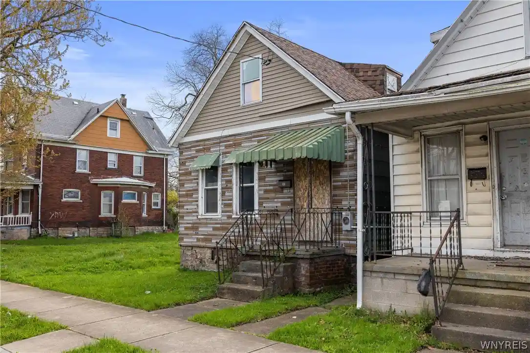 Photo 1 of Single family home for sale at 1117 Pierce Ave, Niagara Falls, NY 14301 | MLS# B1677896 | Listing updated on 2026-07-17
