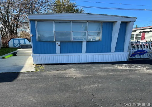 Homes for sale in Lackawanna, NY | 3473 South Park A8 Ave, Lackawanna, NY 14219 | MLS# B1678525