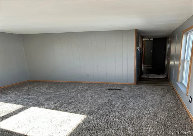 Homes for sale in Lackawanna, NY | 3473 South Park A8 Ave, Lackawanna, NY 14219 | MLS# B1678525