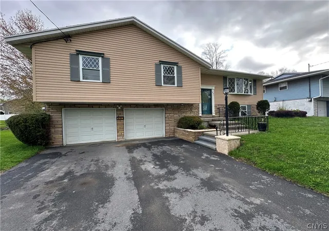 Photo 5 of Sale Pending at 531 Cedarbrook Crescent, Utica, NY 13502 | MLS# S1678680 | Listing updated on 2026-06-26
