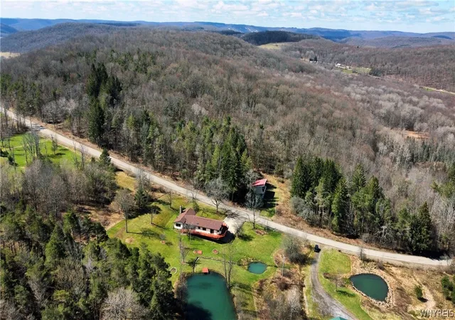 Homes for sale in Ellicottville, NY | 7044 Crane Rd, Ellicottville, NY 14731 | MLS# B1678449