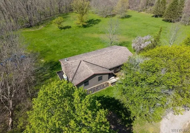 Homes for sale in Stafford, NY | 6161 Clinton St Rd, Stafford, NY 14143 | MLS# B1678821