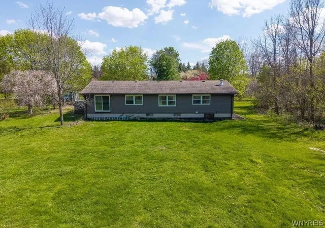 Homes for sale in Stafford, NY | 6161 Clinton St Rd, Stafford, NY 14143 | MLS# B1678821