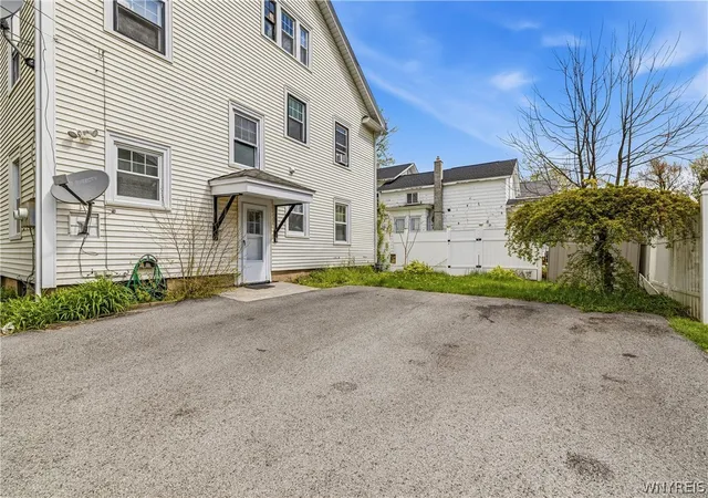 5th image of 342 East Ave, Lockport City, NY 14094 | MLS# B1678692