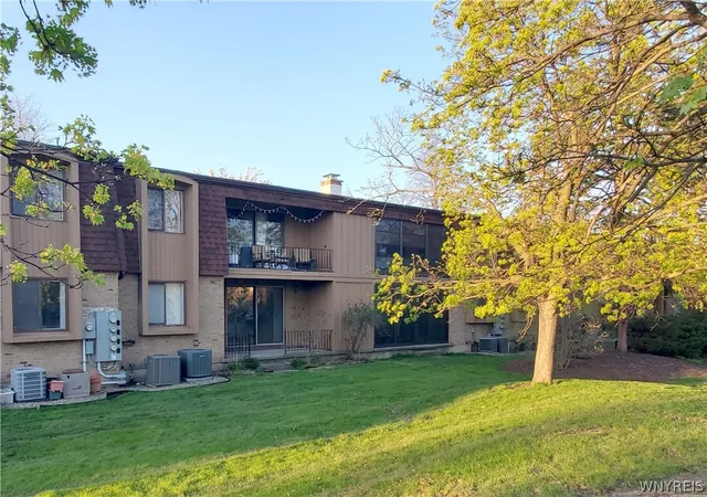 Homes for sale in Amherst, NY | 175 Charter Oaks Dr #2, Amherst, NY 14228 | MLS# B1676107