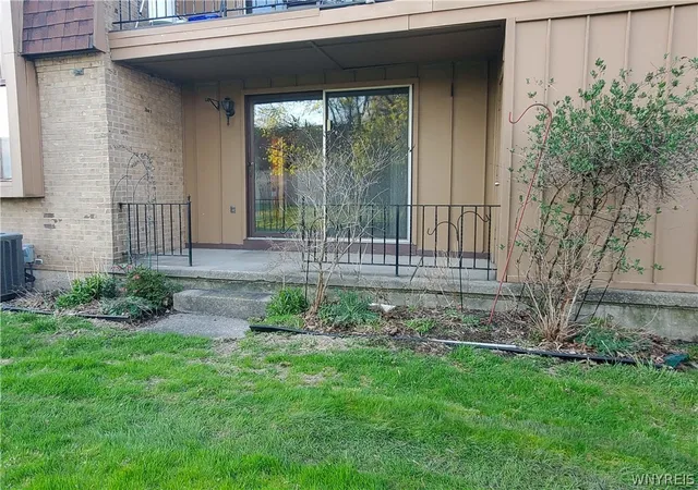 Homes for sale in Amherst, NY | 175 Charter Oaks Dr #2, Amherst, NY 14228 | MLS# B1676107
