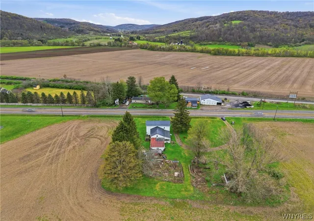 Homes for sale in Great Valley, NY | 5833 Us-219, Great Valley, NY 14741 | MLS# B1678471