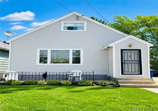Homes for sale in Buffalo, NY | 39 Koons Ave, Buffalo, NY 14212 | MLS# B1678605