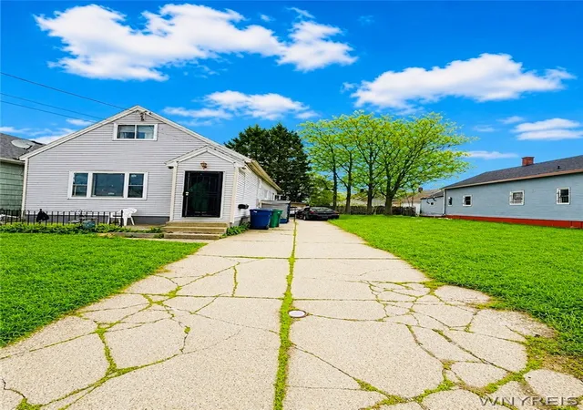 Homes for sale in Buffalo, NY | 39 Koons Ave, Buffalo, NY 14212 | MLS# B1678605
