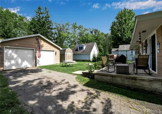 4th image of 12848 Oneida St, Hanover, NY 14081 | MLS# B1678976
