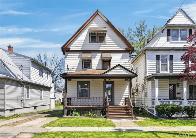 Photo 1 of Single family home for sale at 805 16th Street, Niagara Falls, NY 14301 | MLS# B1679009 | Listing updated on 2026-07-25