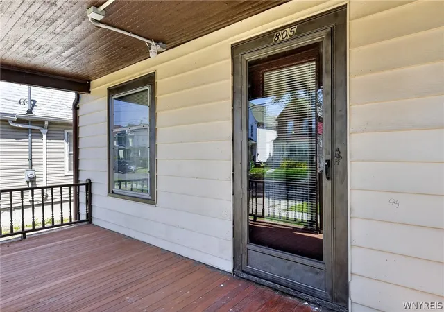 Photo 3 of Single family home for sale at 805 16th Street, Niagara Falls, NY 14301 | MLS# B1679009 | Listing updated on 2026-07-25
