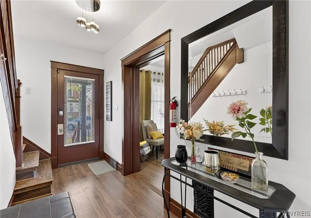 Photo 4 of Single family home for sale at 805 16th Street, Niagara Falls, NY 14301 | MLS# B1679009 | Listing updated on 2026-07-25