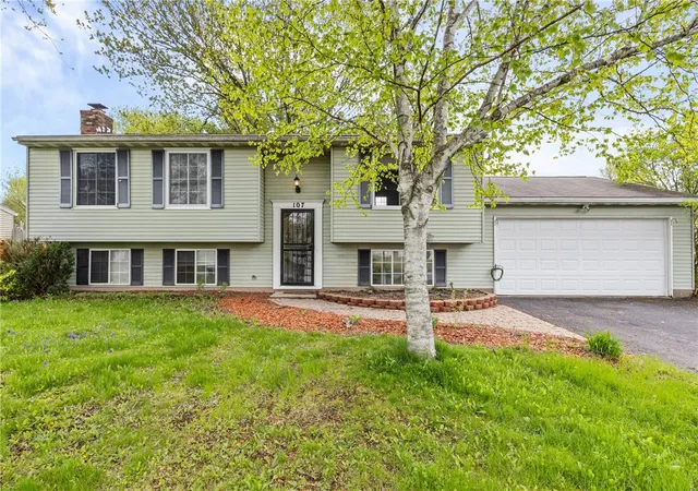 1st image of 107 Overland Trl, Henrietta, NY 14586 | MLS# R1679102