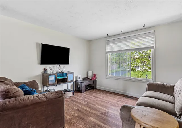 5th image of 107 Overland Trl, Henrietta, NY 14586 | MLS# R1679102