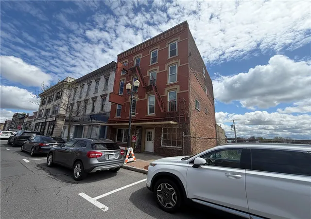 1st image of 555 S Exchange St, Geneva, NY 14456 | MLS# R1679159