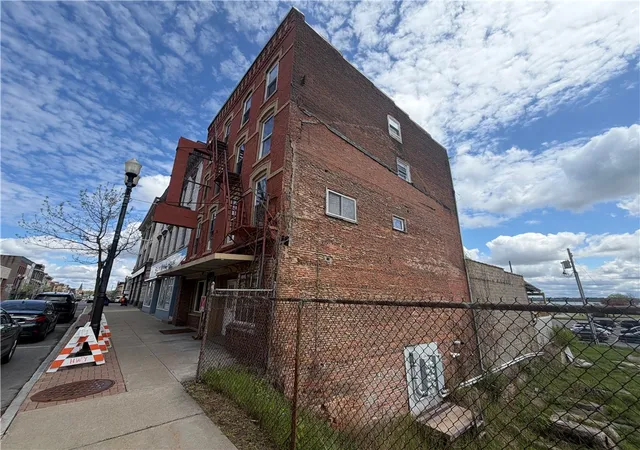 Listing Photo 4 - Condo for sale in building located at 555 S Exchange St, Geneva, NY 14456