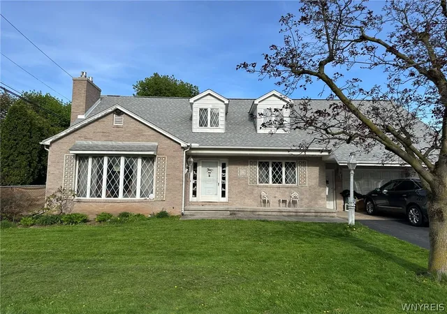 2nd image of 16 Davison Rd, Lockport City, NY 14094 | MLS# B1679043