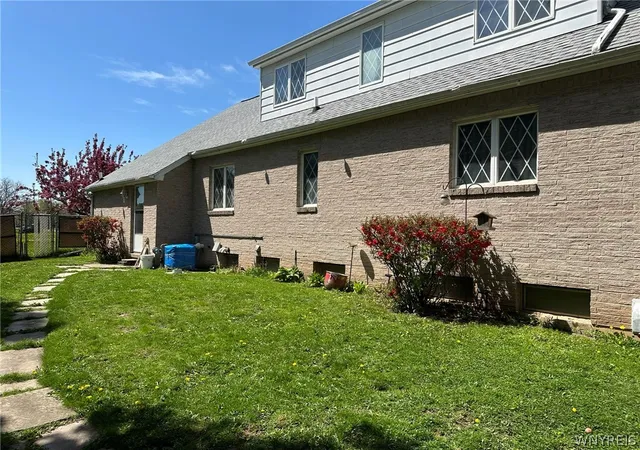 46th image of 16 Davison Rd, Lockport City, NY 14094 | MLS# B1679043