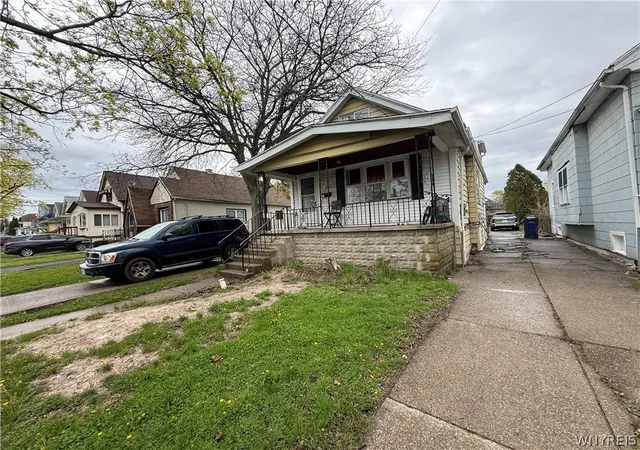 2nd image of 199 Hazelwood Ave, Buffalo, NY 14215 | MLS# B1677288