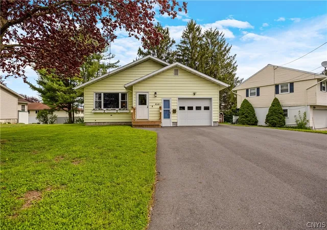 Homes for sale in Lenox, NY | 414a Den Whit Ter, Lenox, NY 13032 | MLS# S1678753