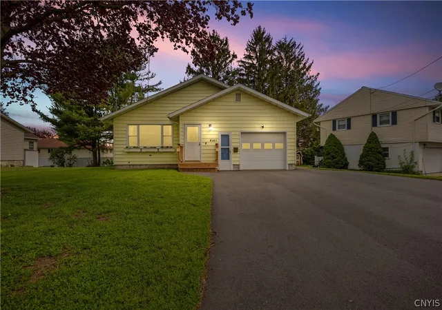 Homes for sale in Lenox, NY | 414a Den Whit Ter, Lenox, NY 13032 | MLS# S1678753