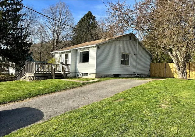 Photo 3 of Sale Pending at 27 Franklin Rd, Walton, NY 13856 | MLS# R1679250 | Listing updated on 2026-07-29