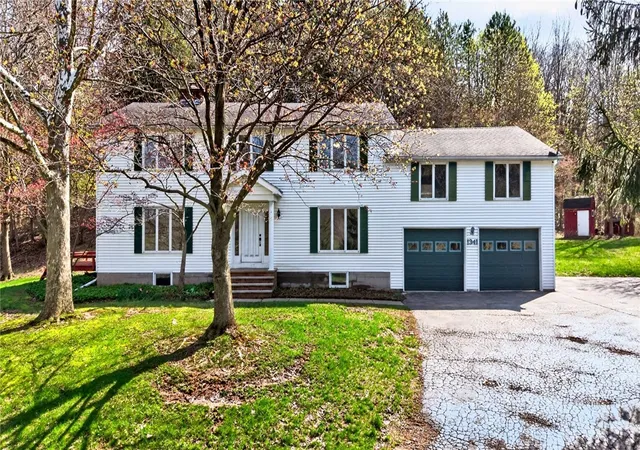 Homes for sale in Victor, NY | 1341 Strong Rd, Victor, NY 14564 | MLS# R1678790