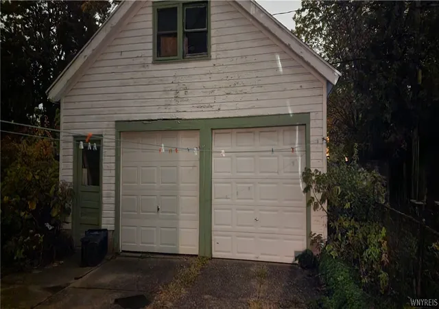 16th image of 423 14th St, Buffalo, NY 14213 | MLS# B1679270
