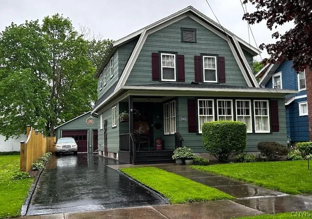 Homes for sale in Oneida, NY | 523 Broad St, Oneida, NY 13421 | MLS# S1671519