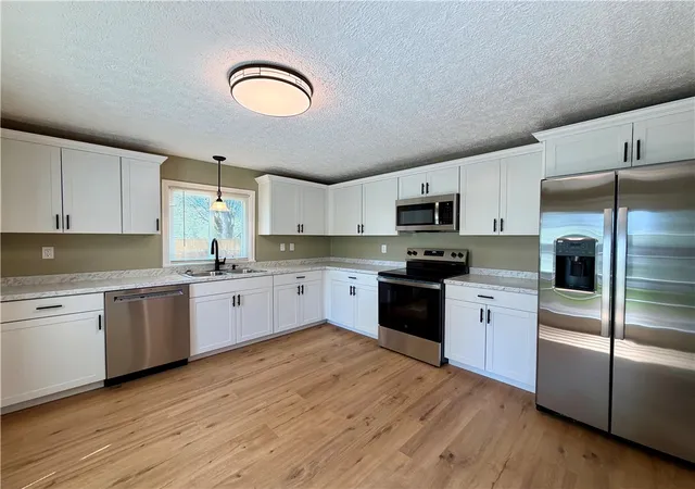 4th image of 47 Woodside Ln, Greece, NY 14616 | MLS# R1679040