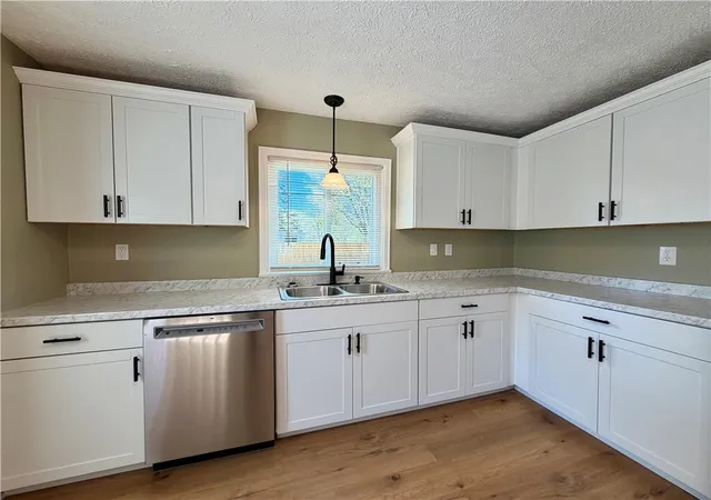 5th image of 47 Woodside Ln, Greece, NY 14616 | MLS# R1679040