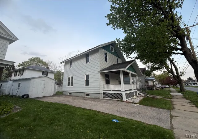Homes for sale in Rome, NY | 628 W Thomas St, Rome, NY 13440 | MLS# S1679376