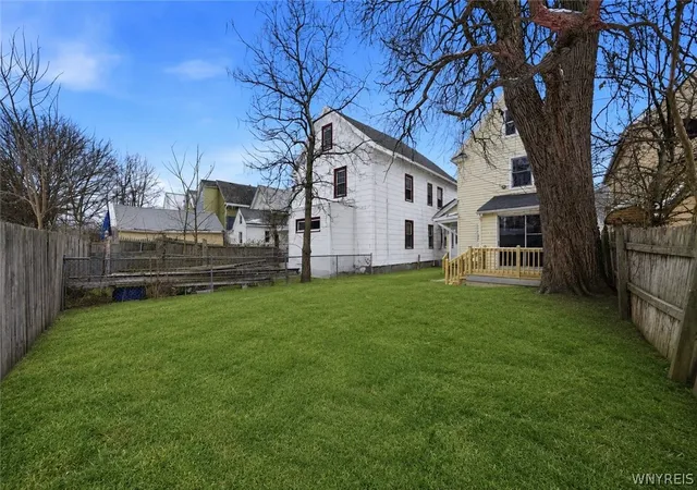 42nd image of 132 Ontario St, Buffalo, NY 14207 | MLS# B1679141