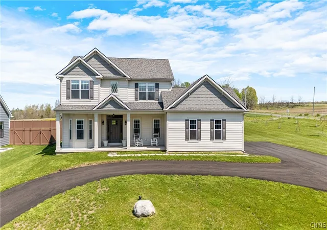 Homes for sale in Lysander, NY | 2100 Harkins Ln, Lysander, NY 13027 | MLS# S1679078