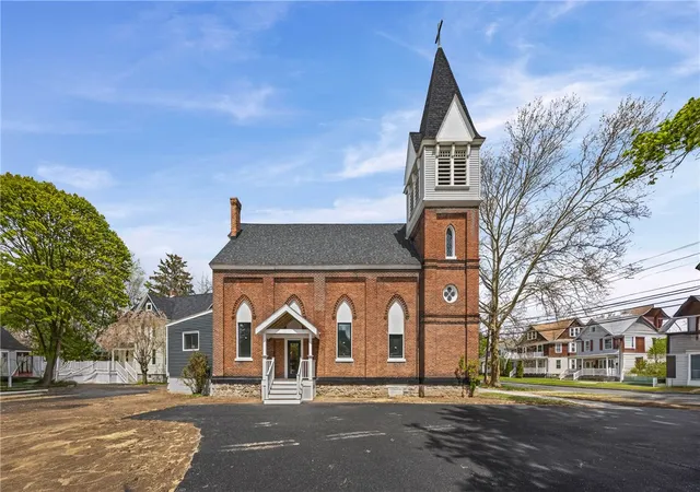 Homes for sale in Geneva City, NY | 162 N Main St, Geneva City, NY 14456 | MLS# R1678732