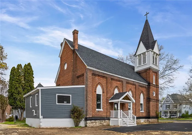 Homes for sale in Geneva City, NY | 162 N Main St, Geneva City, NY 14456 | MLS# R1678732
