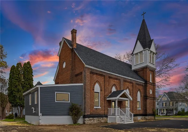 Homes for sale in Geneva City, NY | 162 N Main St, Geneva City, NY 14456 | MLS# R1678732