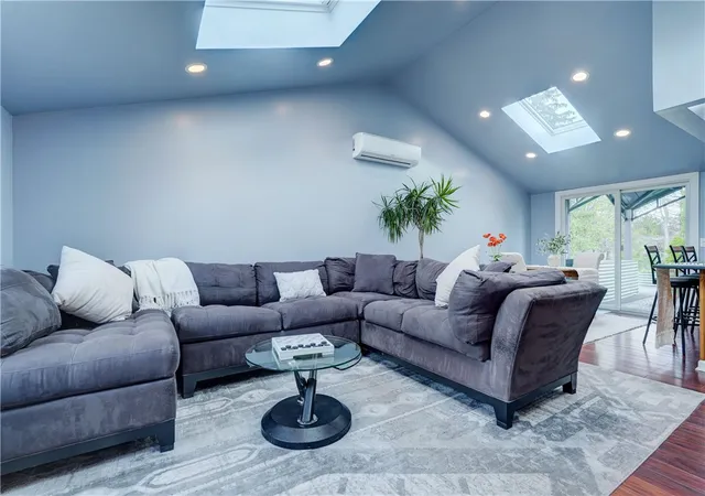 5th image of 19 Longhorn Dr, Henrietta, NY 14586 | MLS# R1679083