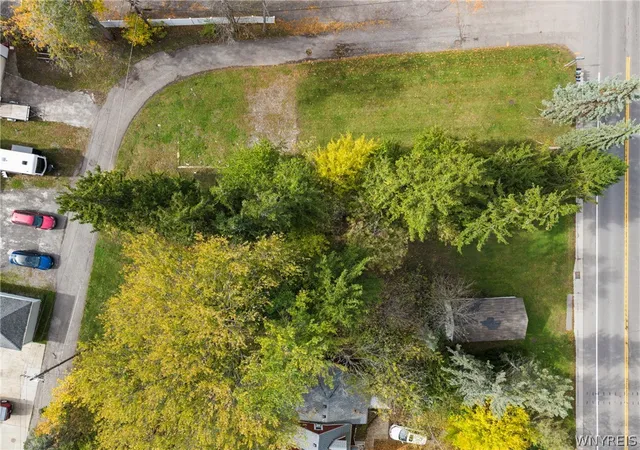 16th image of 2204 River Rd, Niagara Falls, NY 14304 | MLS# B1679406