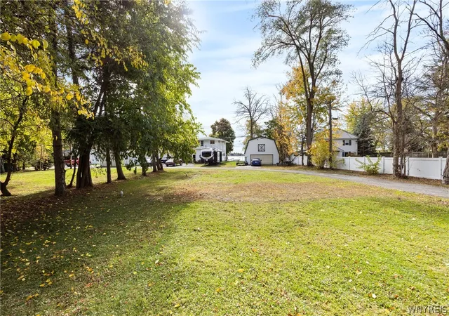3rd image of 2204 River Rd, Niagara Falls, NY 14304 | MLS# B1679406