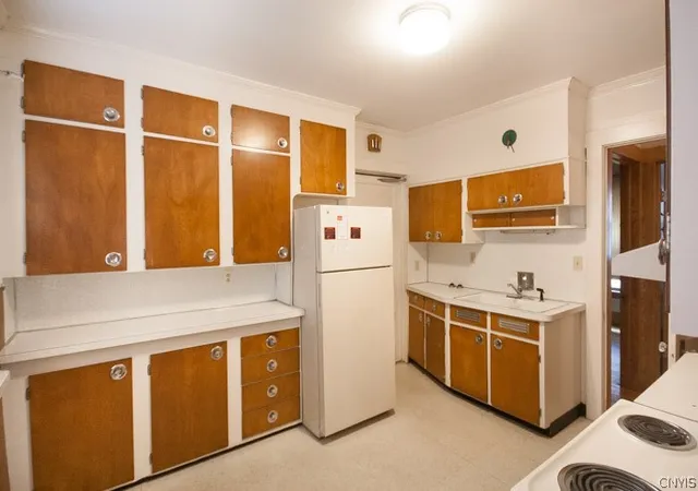 2nd image of 560 Clarendon St #64, Syracuse, NY 13210 | MLS# S1678851